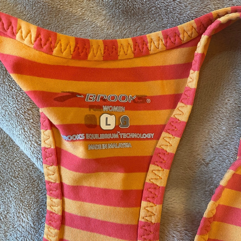 Brooks Running Tank - Picture 2 of 4